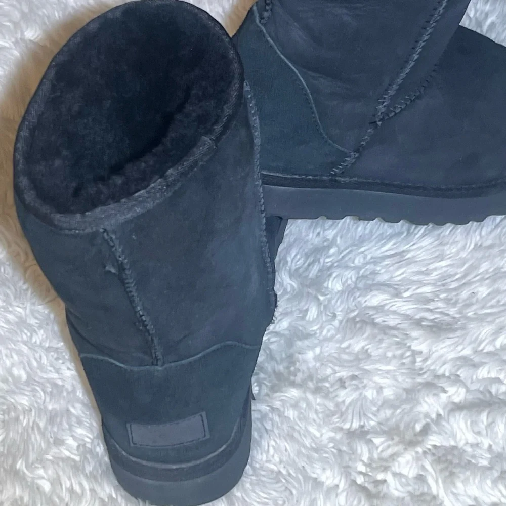 Ugg Women's Black Suede Boots size 7
